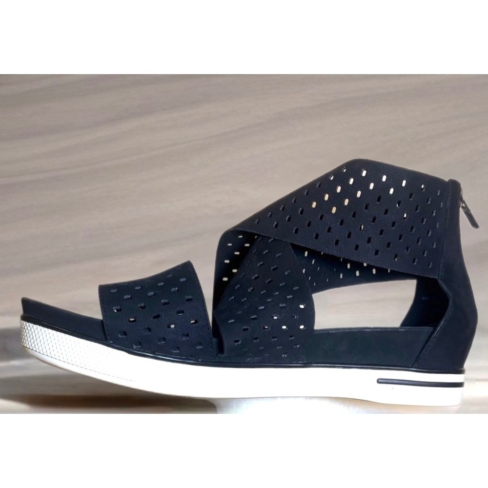 Eileen Fisher Sport P Black Leather Platform Sandals Wedge Back Zip Comfort